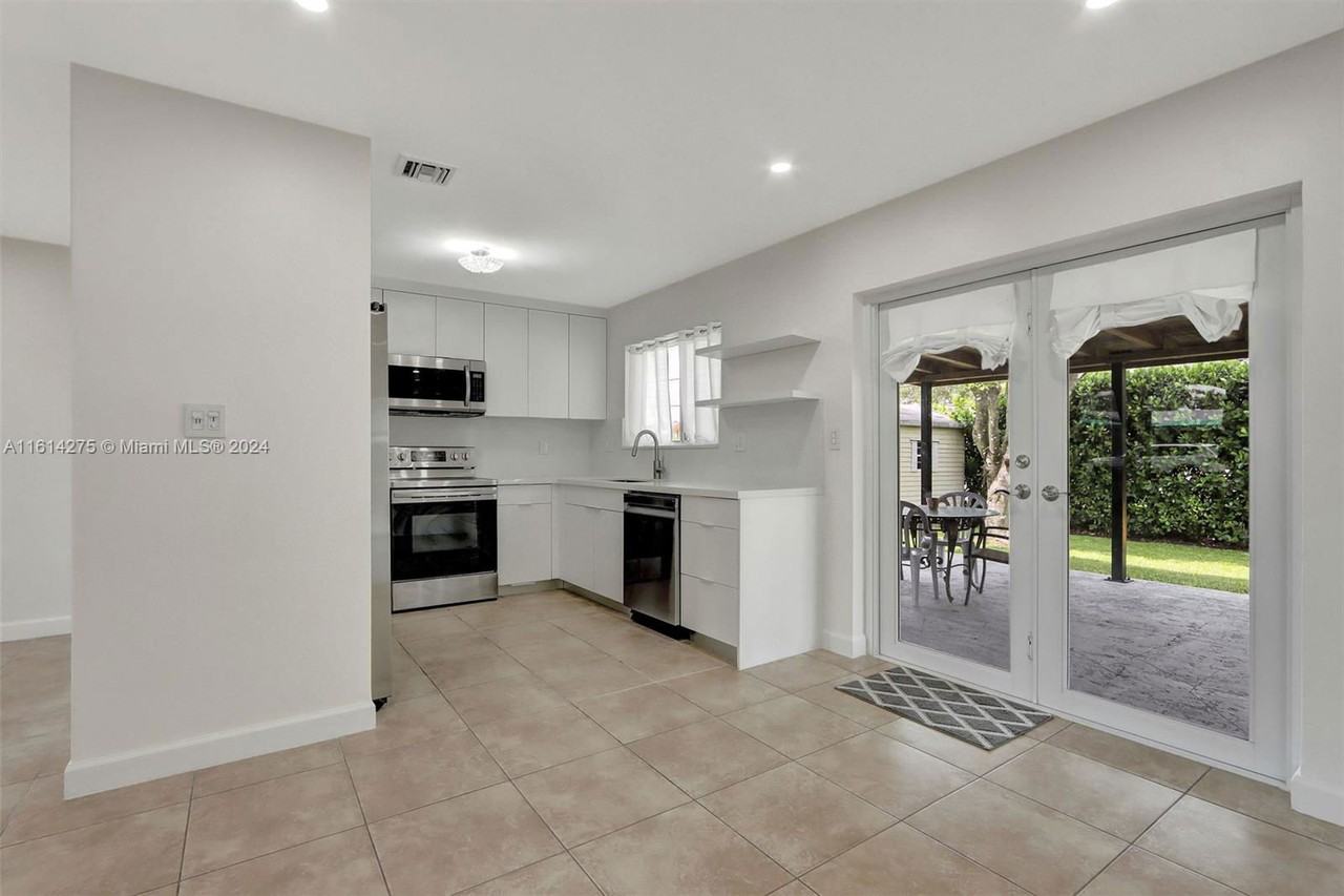 4435 Sw 102nd Ct - Photo 6 of 8