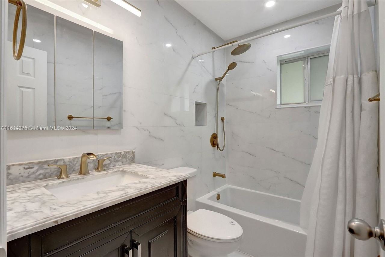 4435 Sw 102nd Ct - Photo 7 of 8