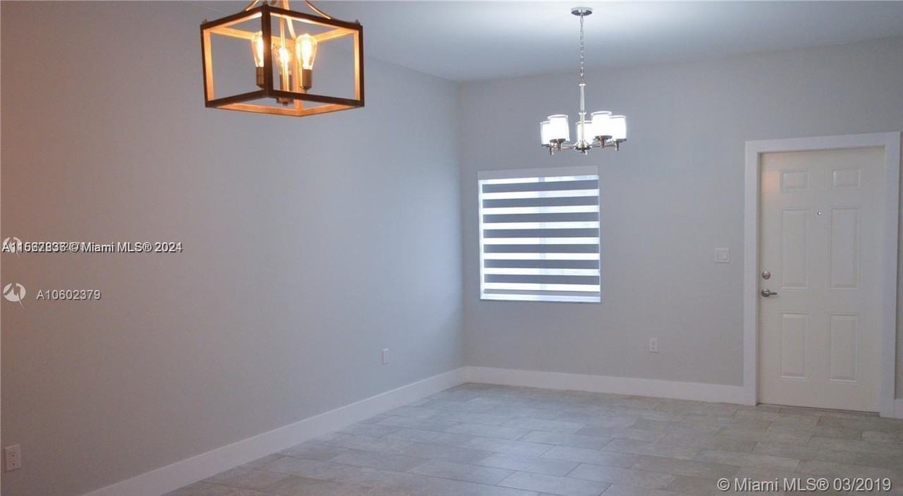 1517 Sw 65th Pl - Photo 4 of 8