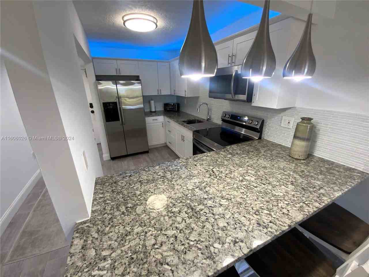 6444 Collins Avenue - Photo 3 of 8