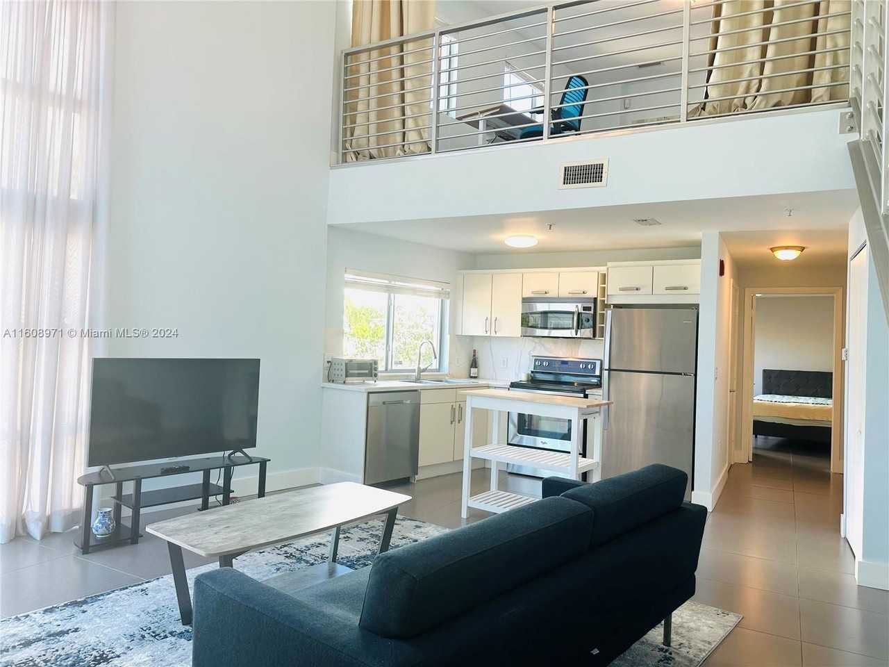 7700 Collins Ave - Photo 3 of 8