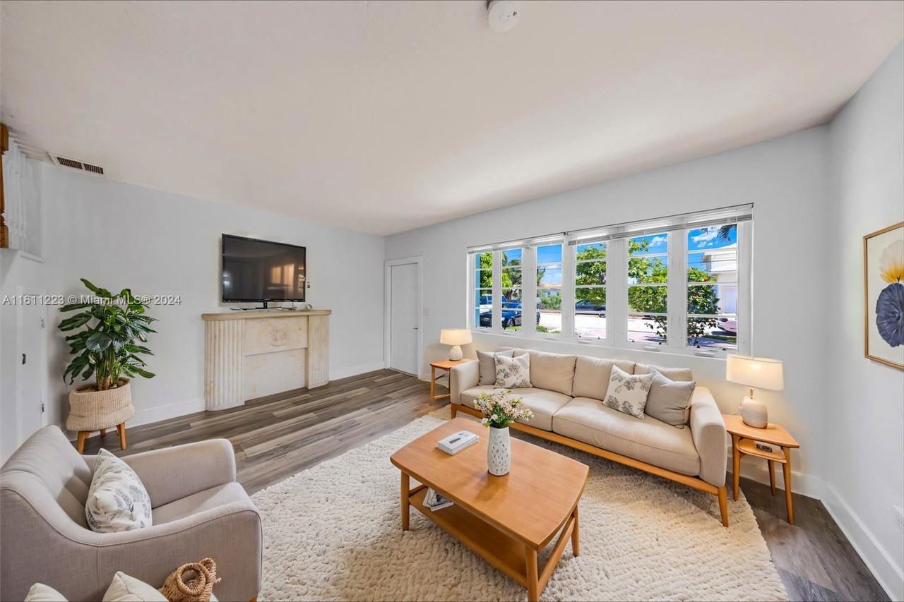 618 86th St - Photo 2 of 8