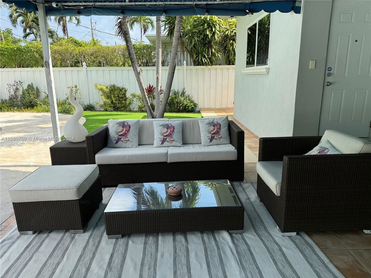 1611 71st St - Photo 3 of 8