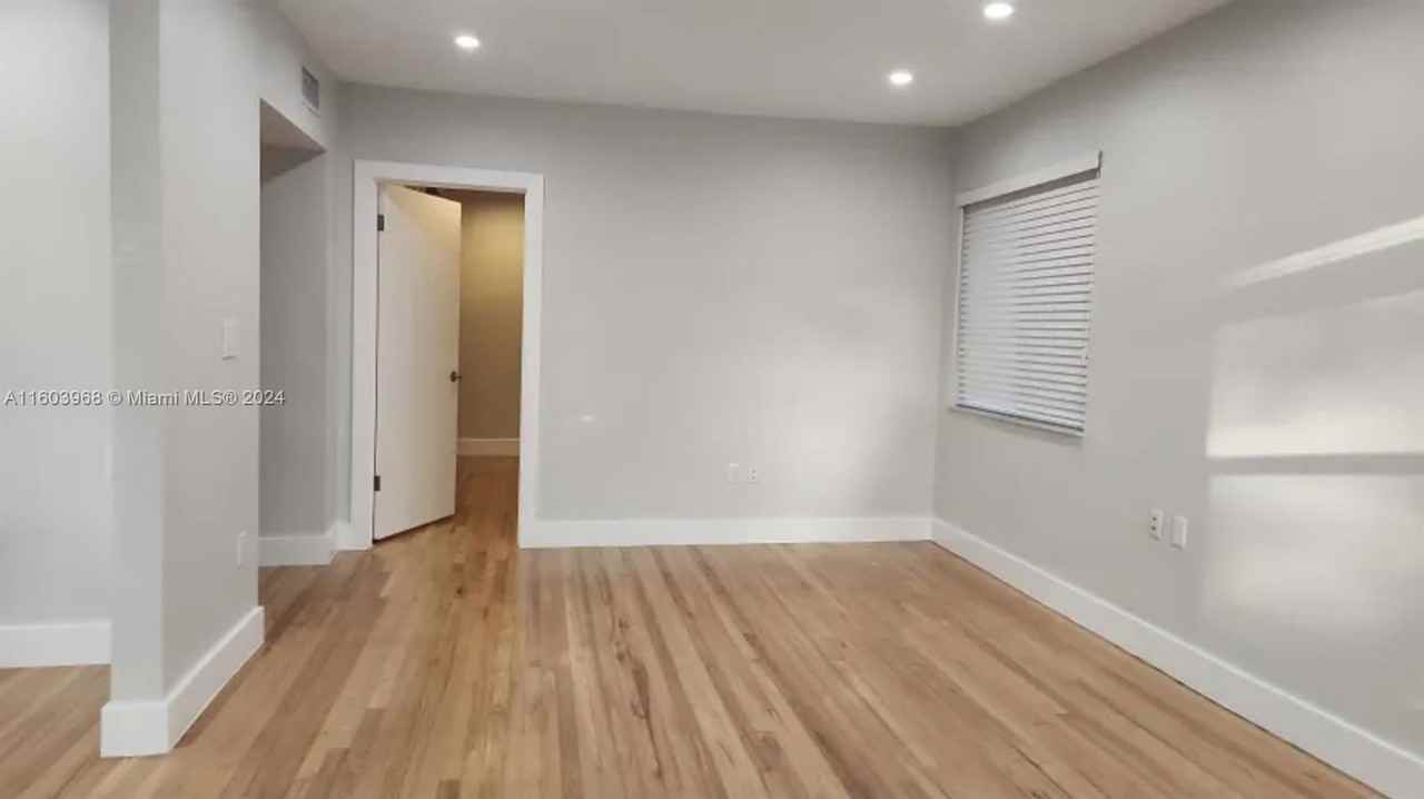 685 Sw 19th Rd - Photo 5 of 8