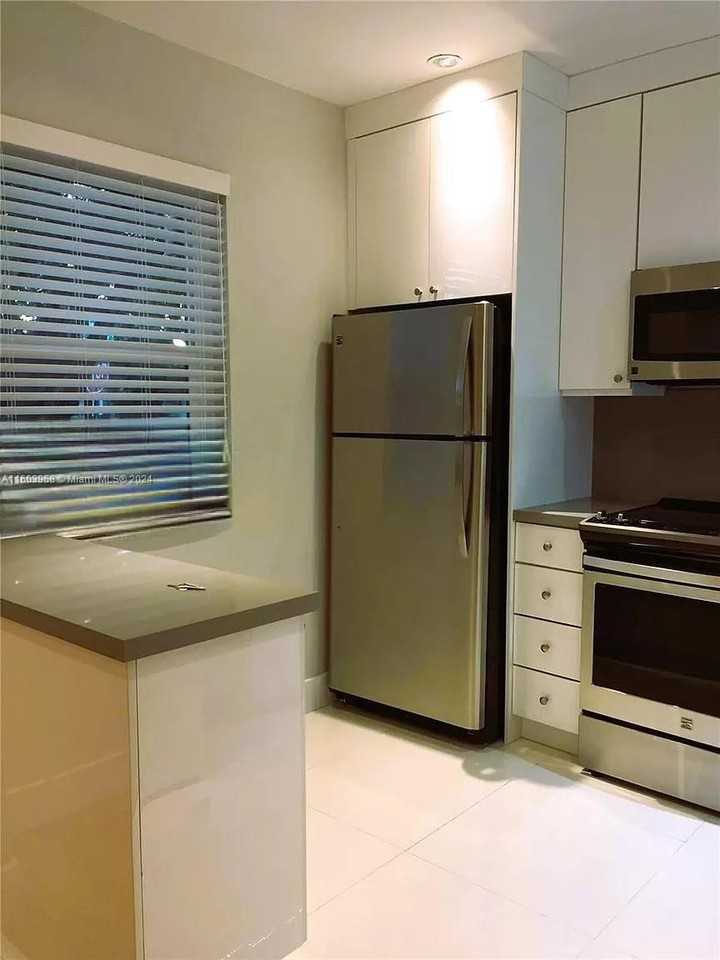 685 Sw 19th Rd - Photo 6 of 8