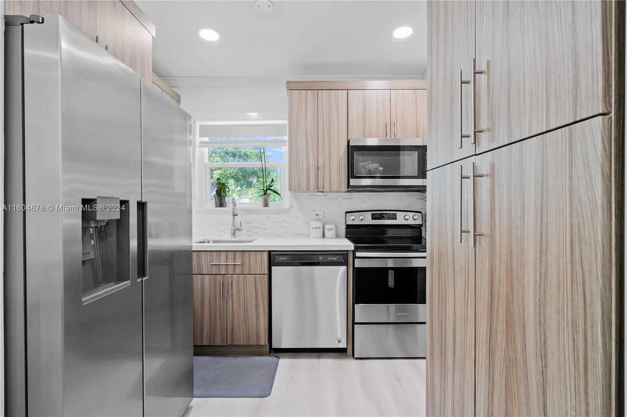 785 Sw 21st Rd - Photo 6 of 8
