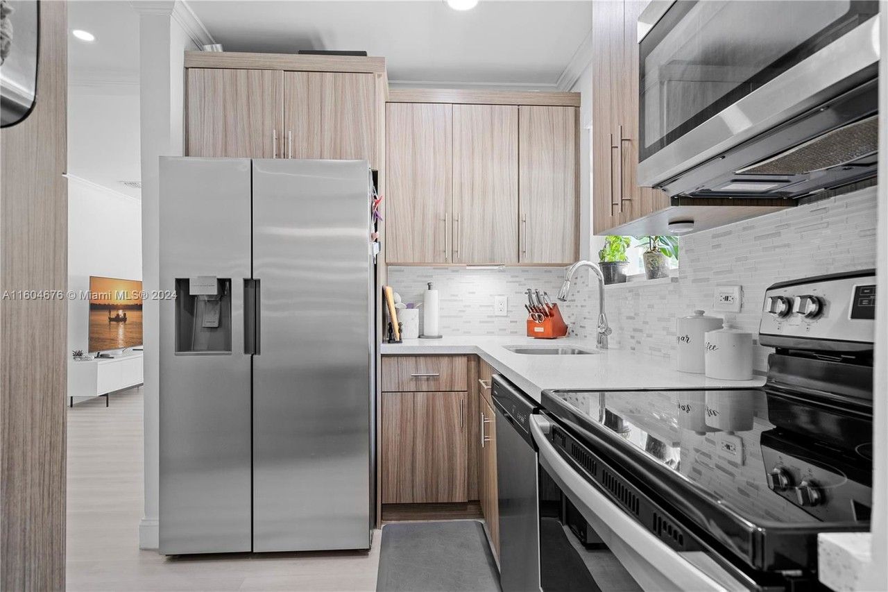 785 Sw 21st Rd - Photo 7 of 8
