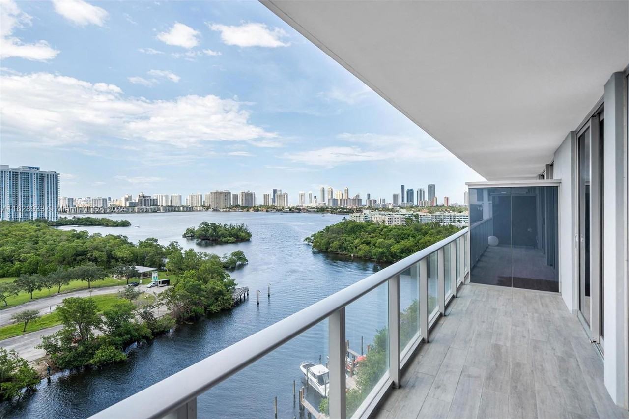 2056 Ne 167th St - Photo 6 of 6