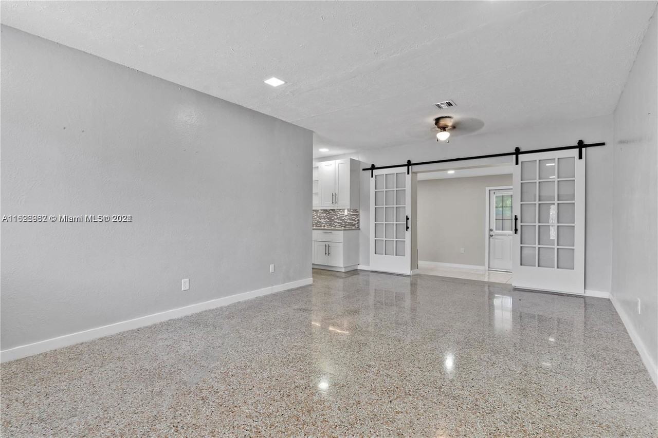 211 Ne 174th St - Photo 7 of 8