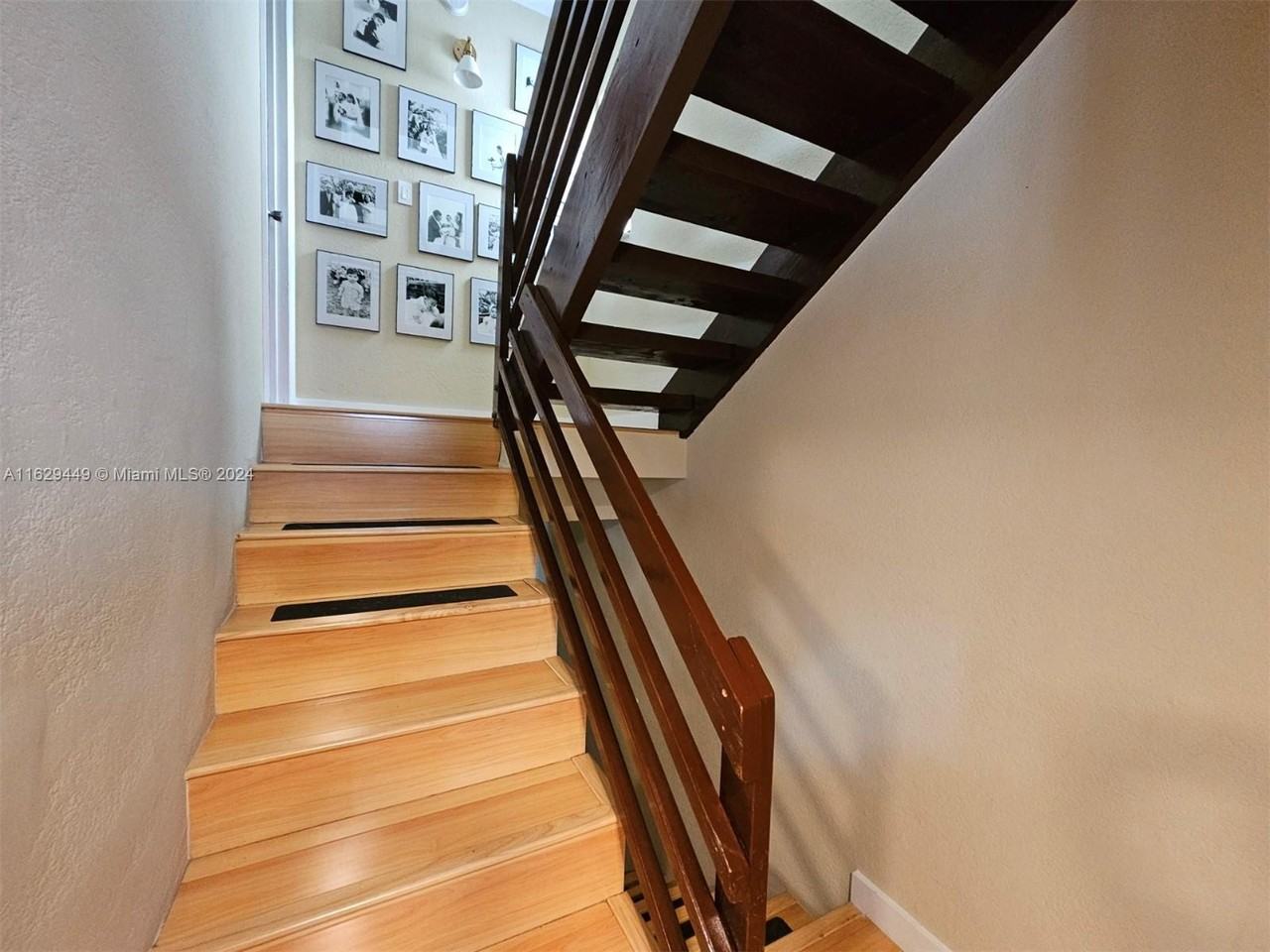 400 Valencia Ave - Photo 4 of 8