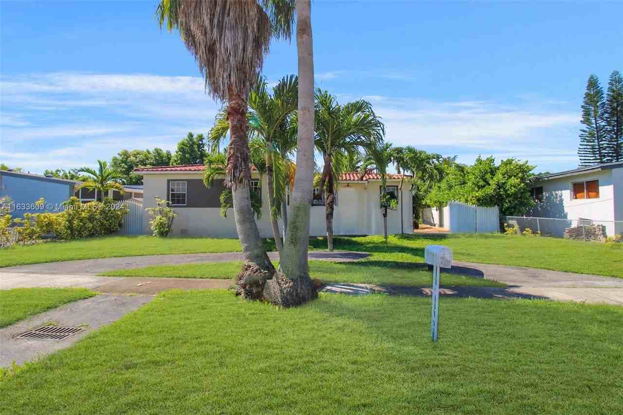 8230 Sw 30th St - Photo 2 of 8