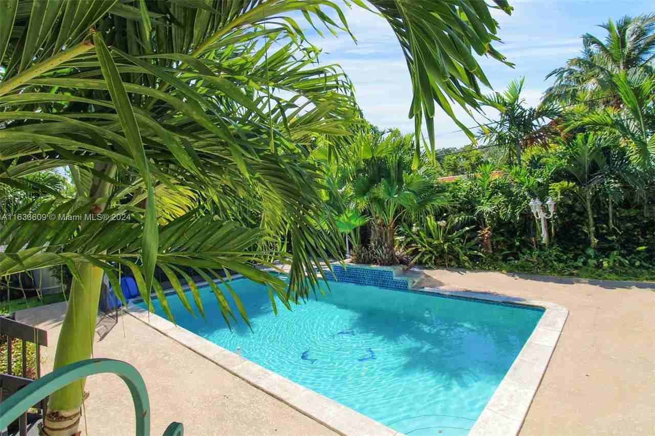 8230 Sw 30th St - Photo 6 of 8