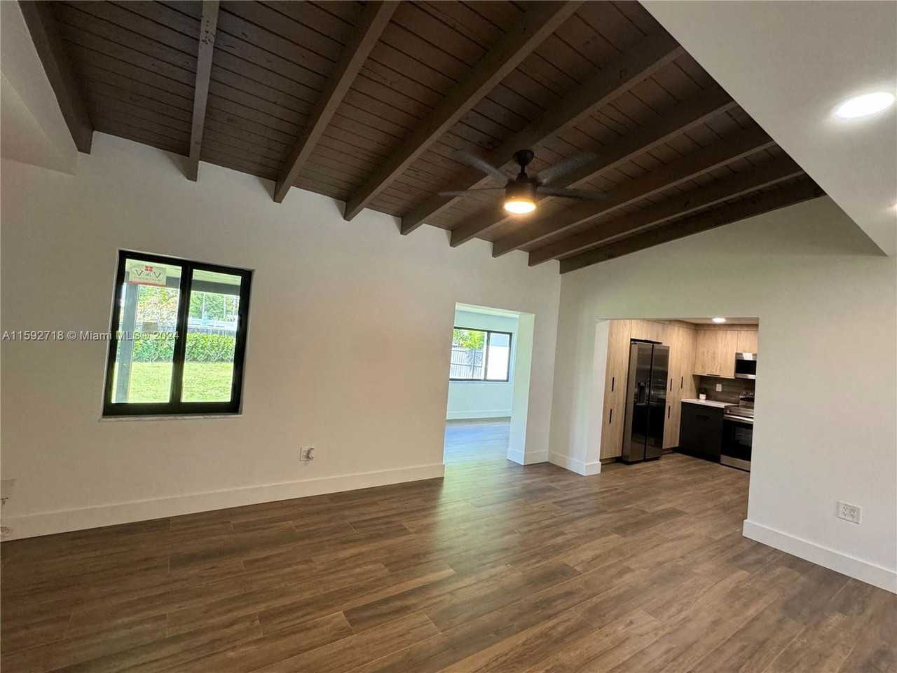 8400 Sw 46th St - Photo 3 of 8