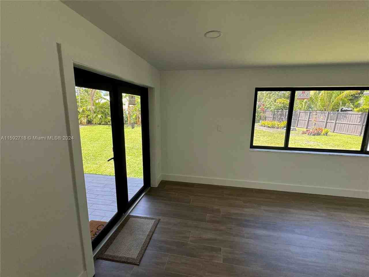 8400 Sw 46th St - Photo 5 of 8