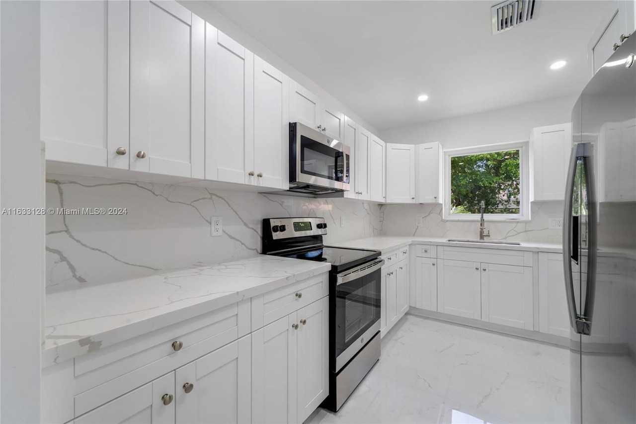 350 Aledo Ave - Photo 4 of 8