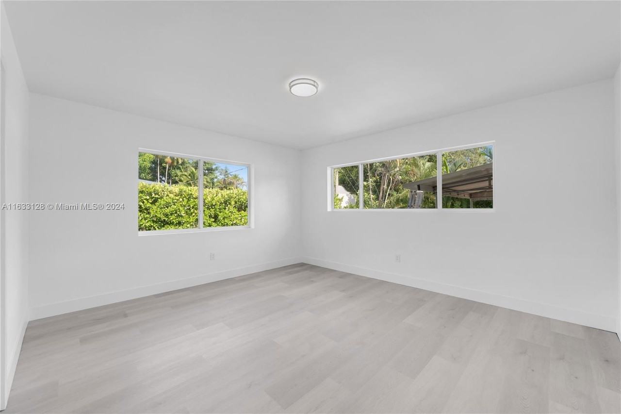 350 Aledo Ave - Photo 6 of 8