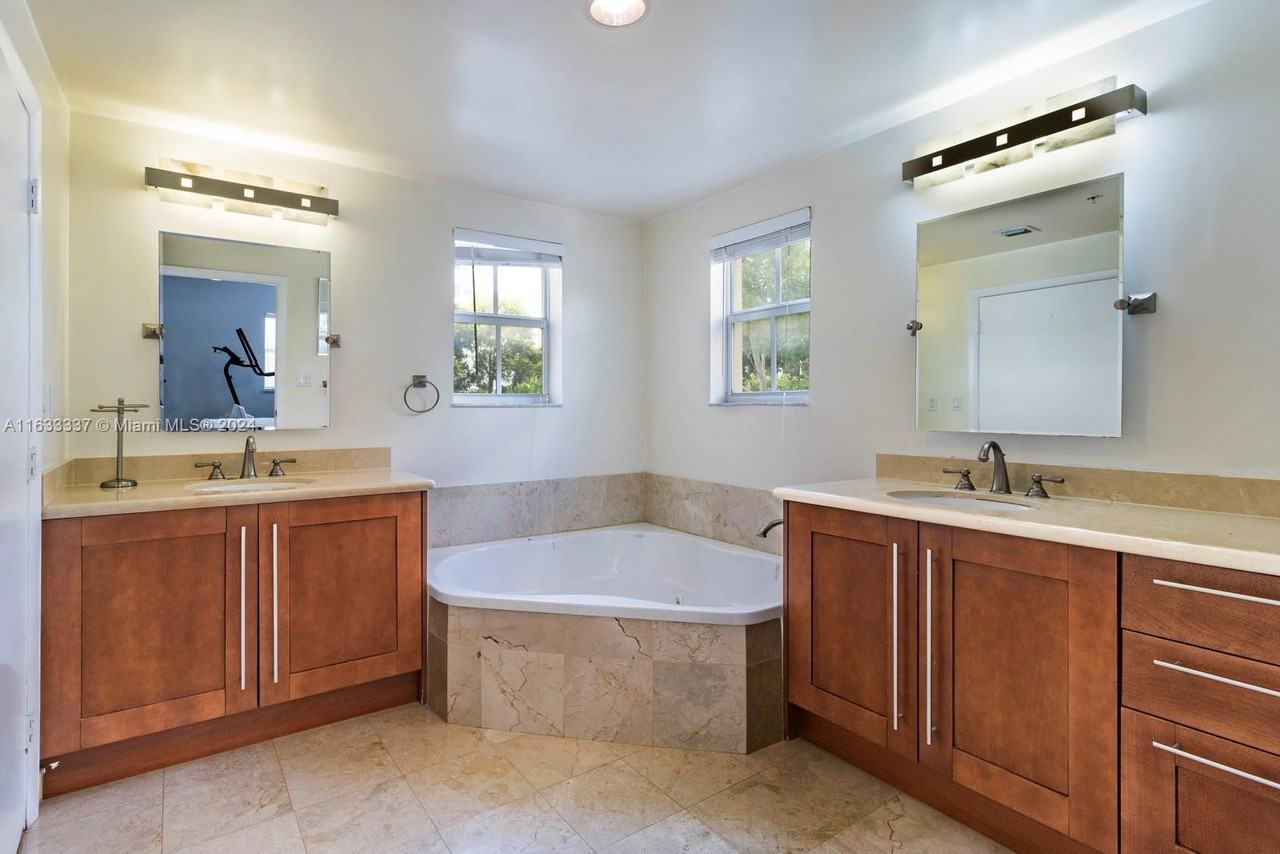 118 Zamora Ave - Photo 5 of 8