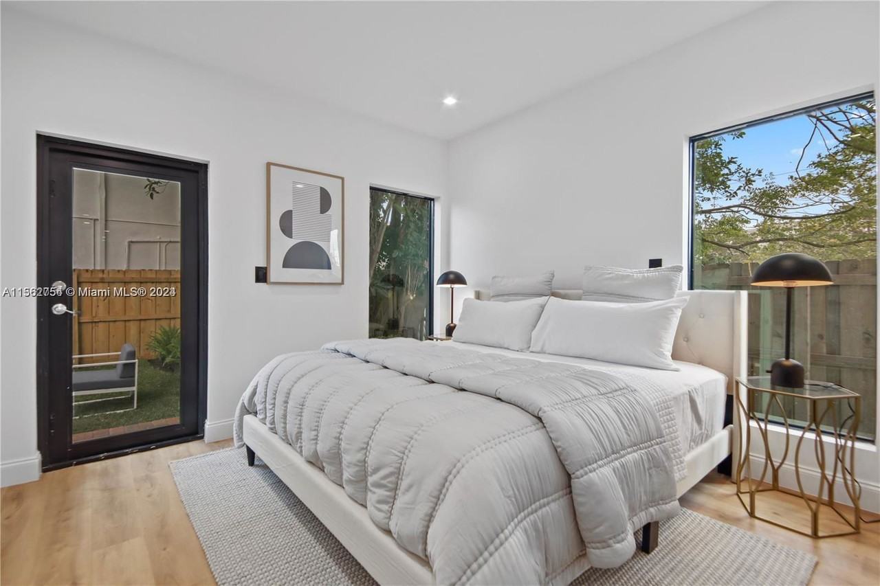 6319 Sw 60th Ave - Photo 6 of 8