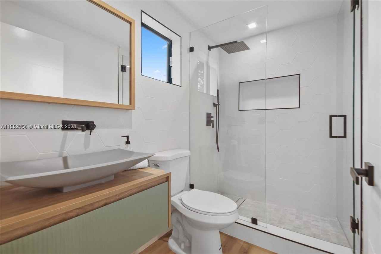 6319 Sw 60th Ave - Photo 7 of 8