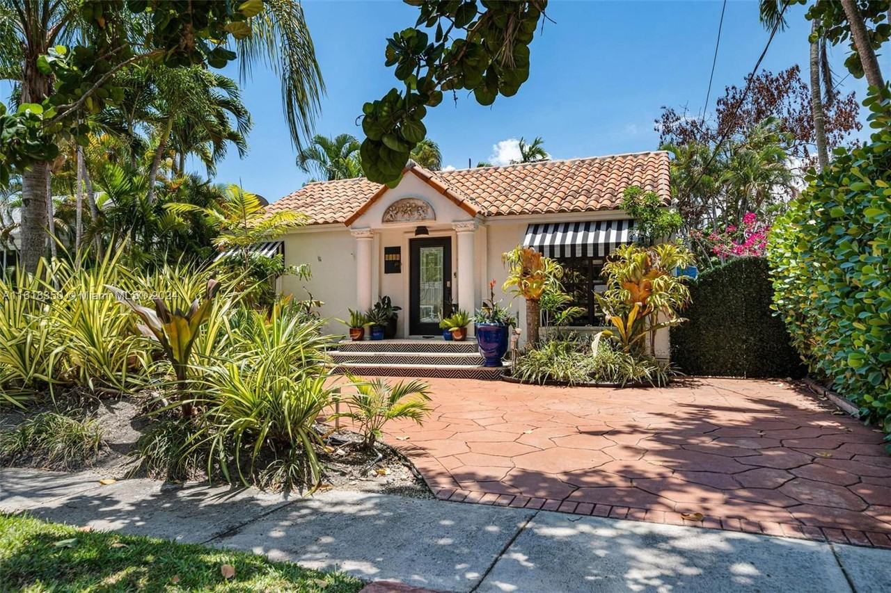 4108 Sw 62nd Ave - Photo 2 of 8