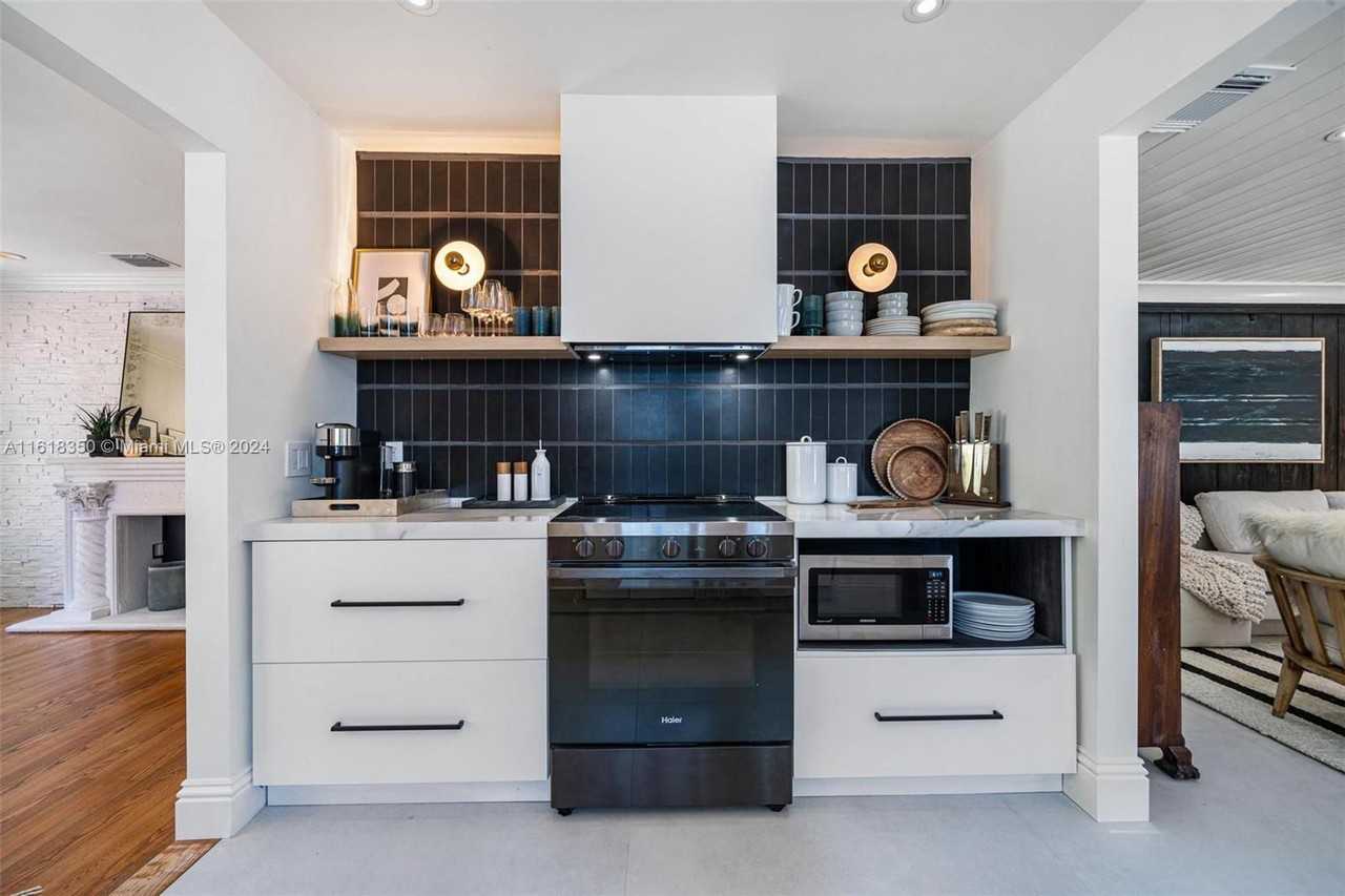 4108 Sw 62nd Ave - Photo 6 of 8