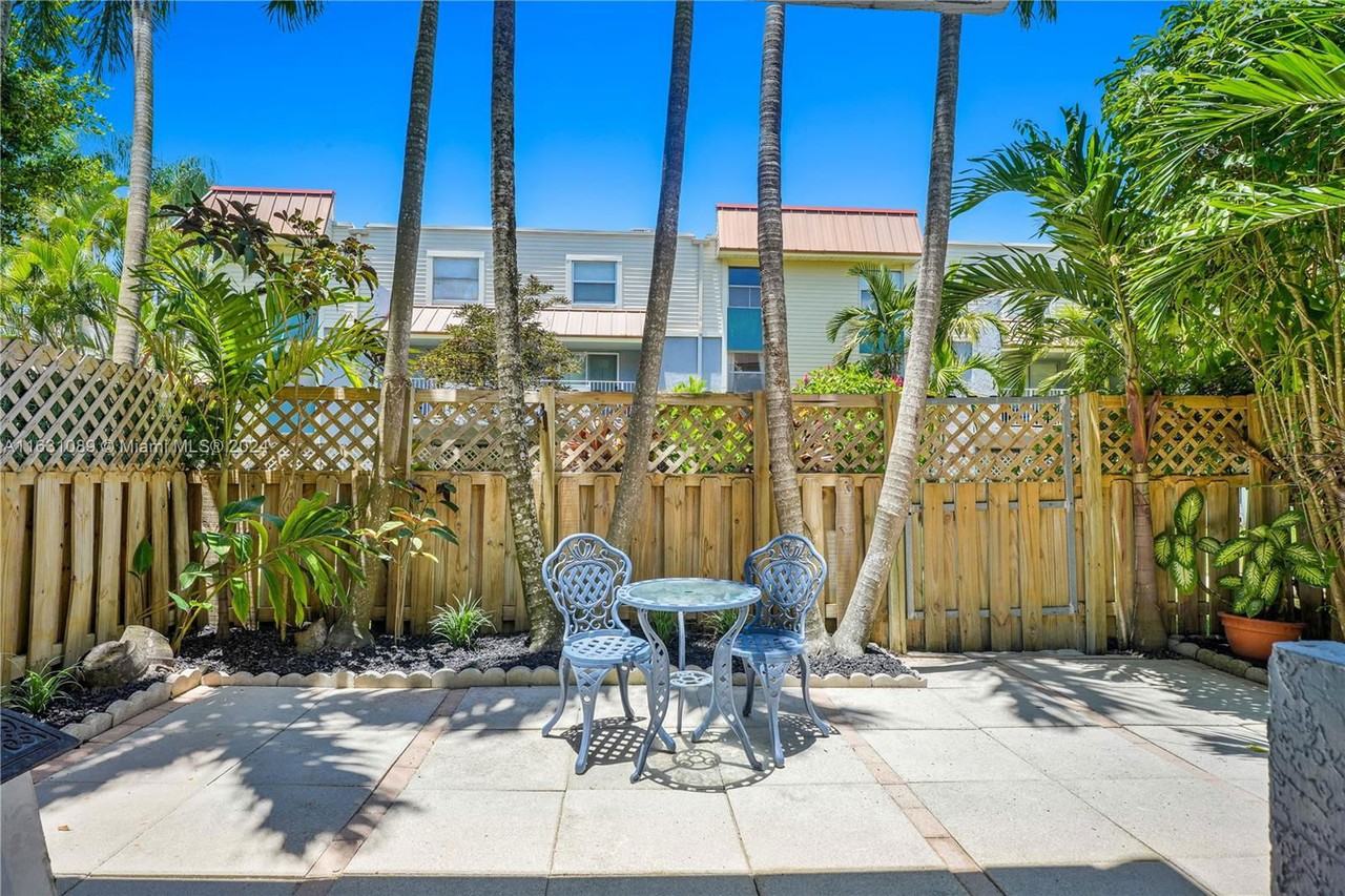 4600 Sw 67th Ave - Photo 7 of 8