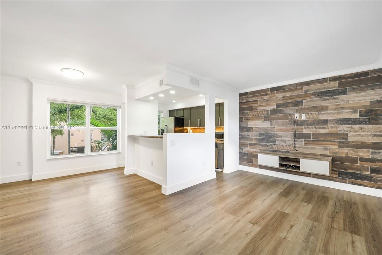 235 Antilla Ave - Photo 3 of 8