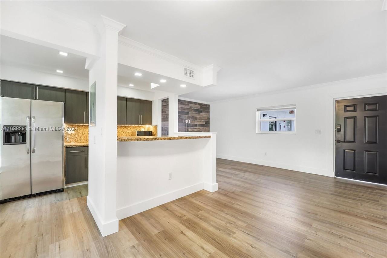 235 Antilla Ave - Photo 4 of 8