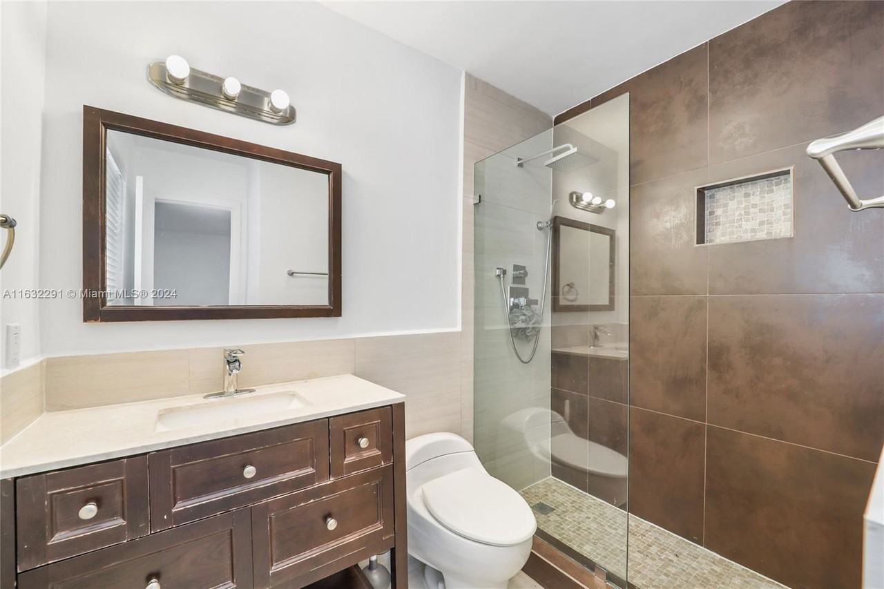 235 Antilla Ave - Photo 7 of 8