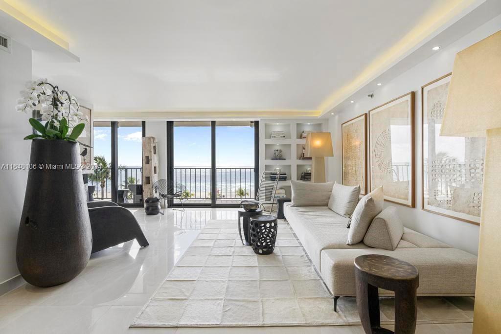 2625 Collins Ave - Photo 5 of 8