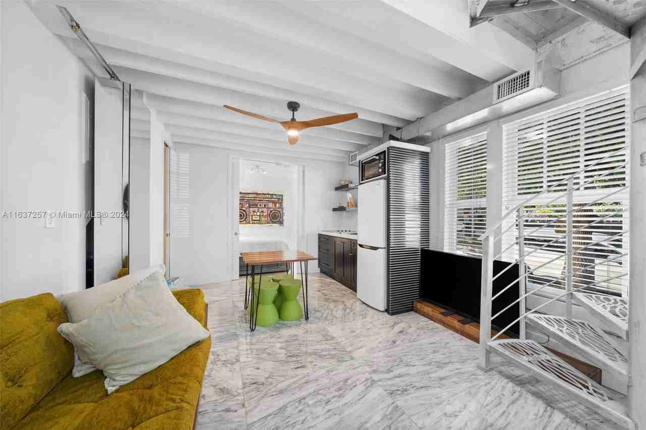 739 2nd St - Photo 6 of 8