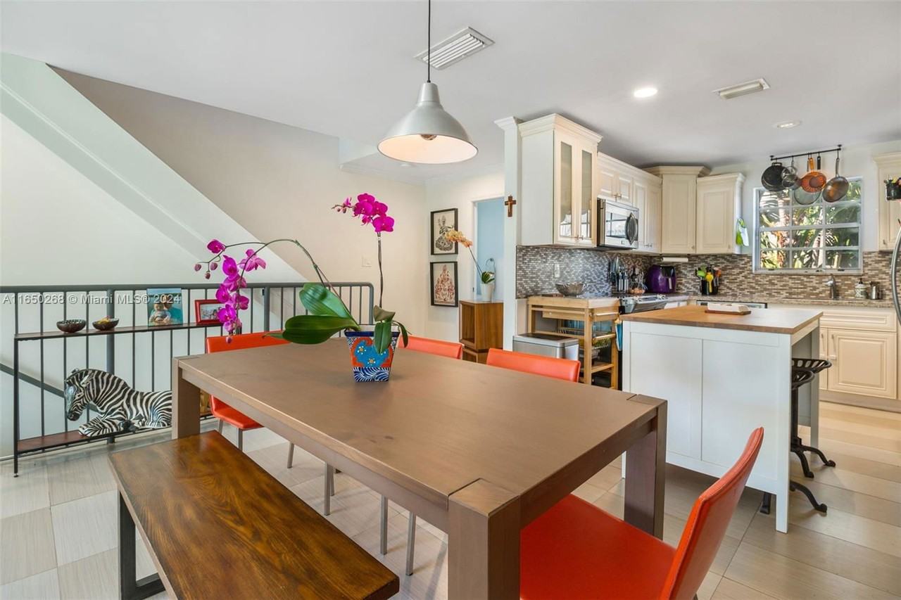 978 Nw North River Dr - Photo 4 of 8