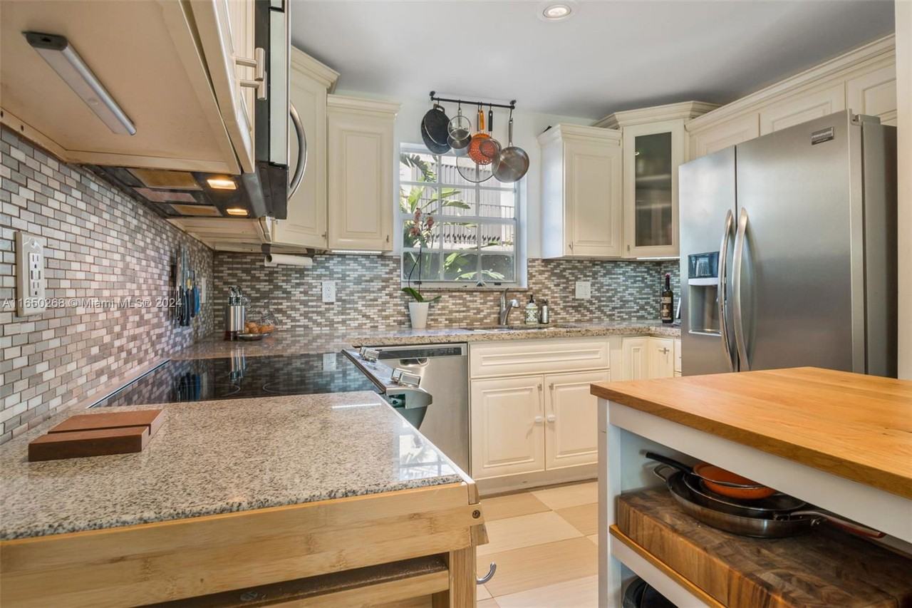 978 Nw North River Dr - Photo 5 of 8