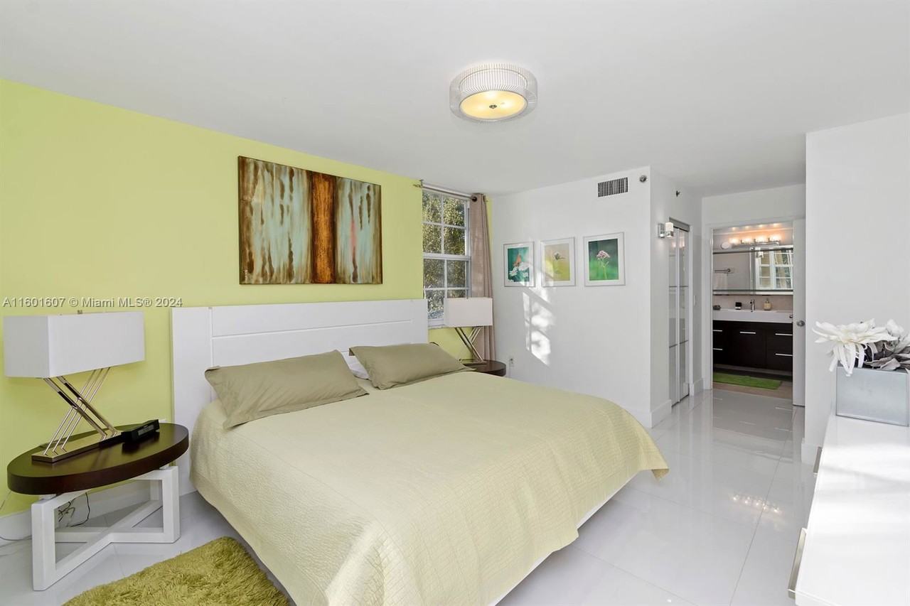 19501 E Country Club Dr - Photo 7 of 8