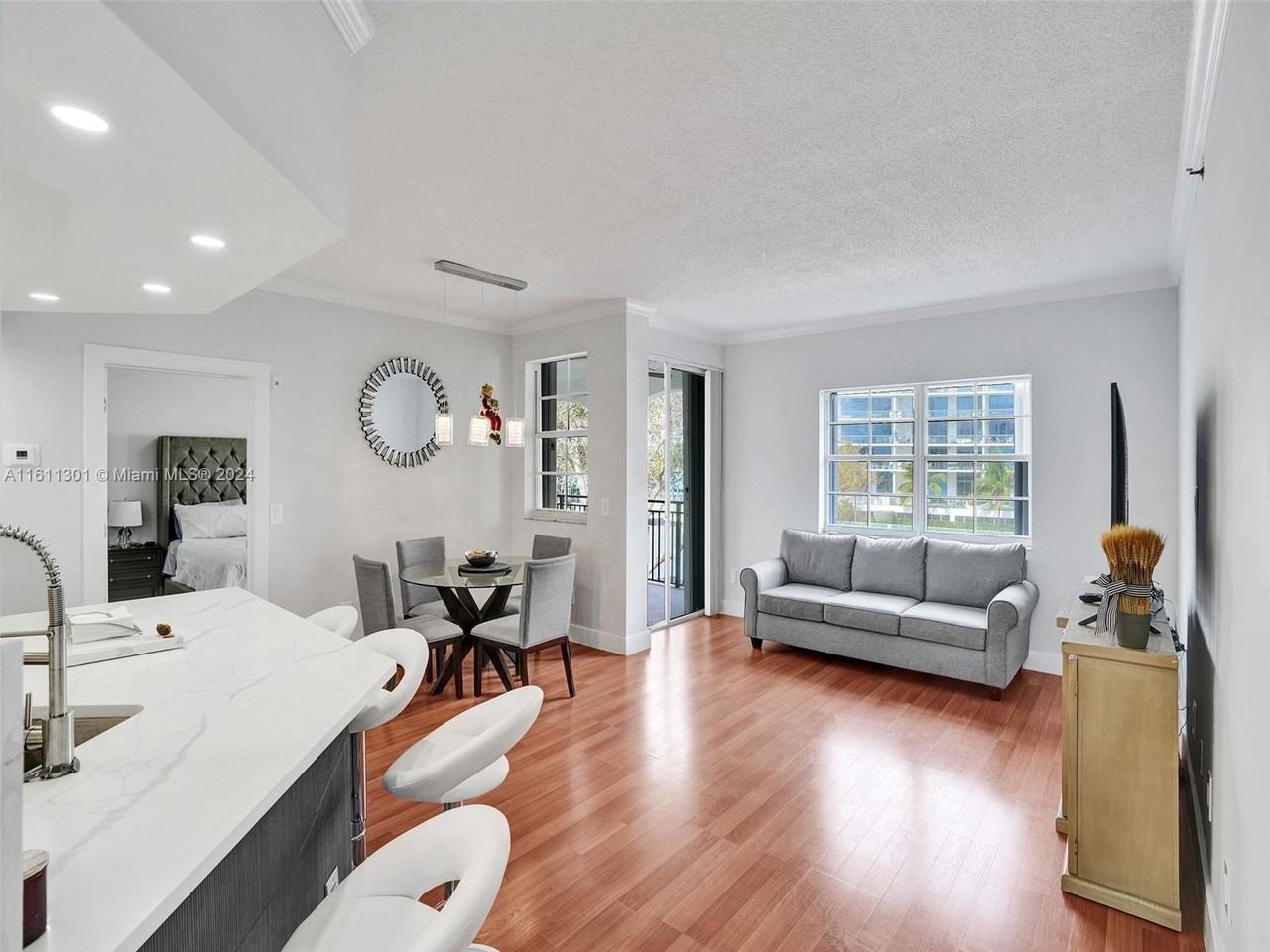 3245 Ne 184th St - Photo 2 of 8