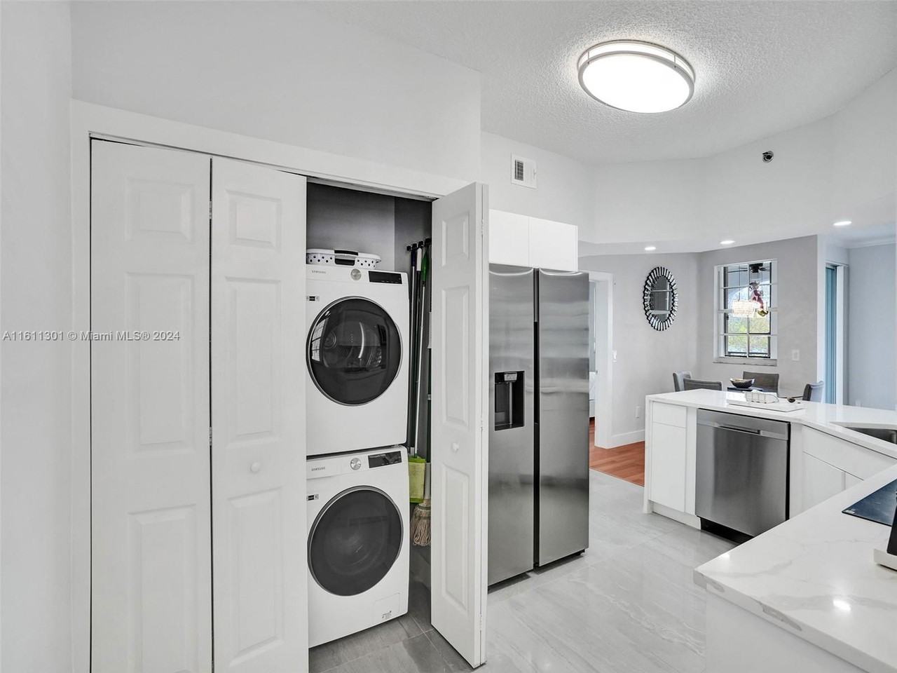 3245 Ne 184th St - Photo 4 of 8