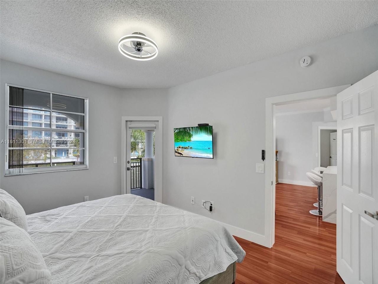 3245 Ne 184th St - Photo 7 of 8