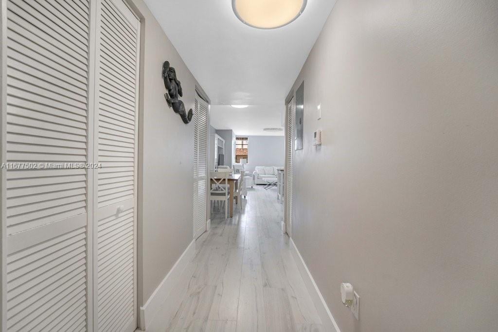 1532 Drexel Ave #202 - Photo 2 of 8