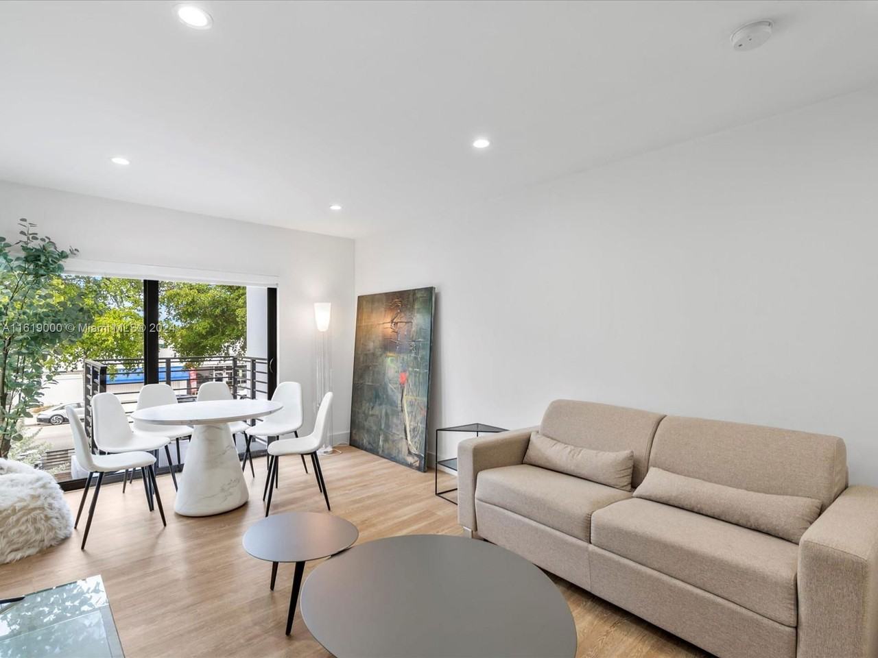 1134 71st St - Photo 5 of 8