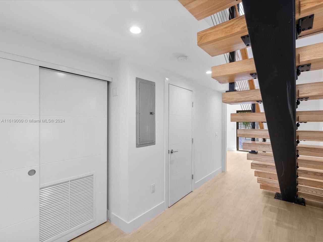 1134 71st St - Photo 6 of 8