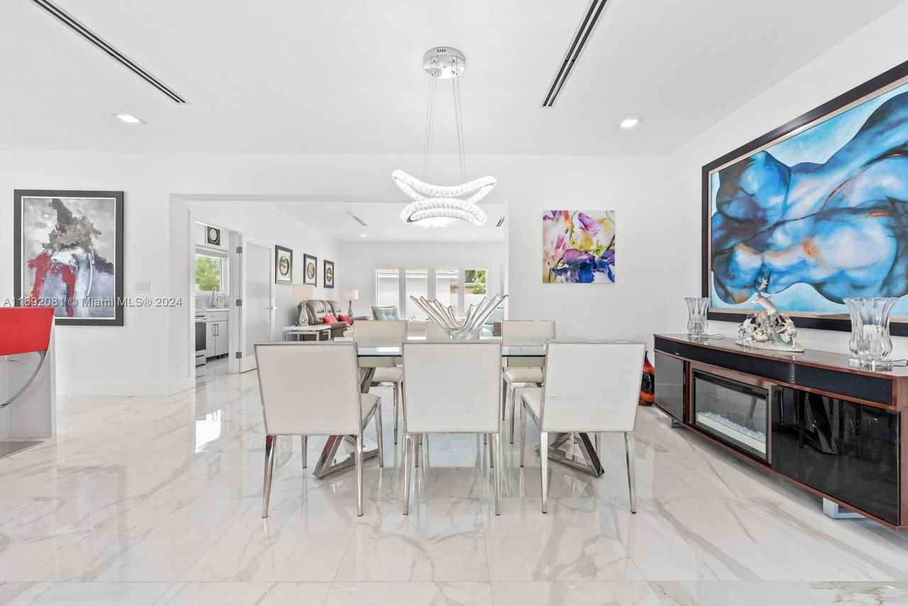 1445 71st St - Photo 6 of 8