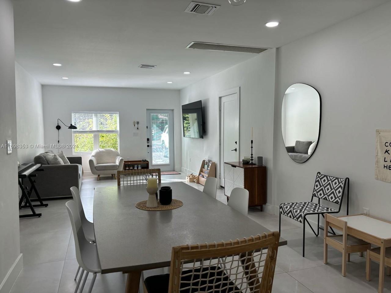 365 Ne 87th St - Photo 4 of 8