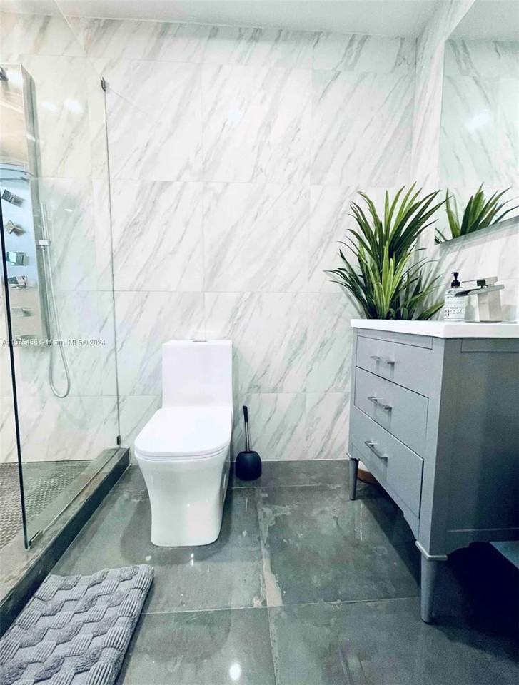 1713 Moffett St - Photo 7 of 8