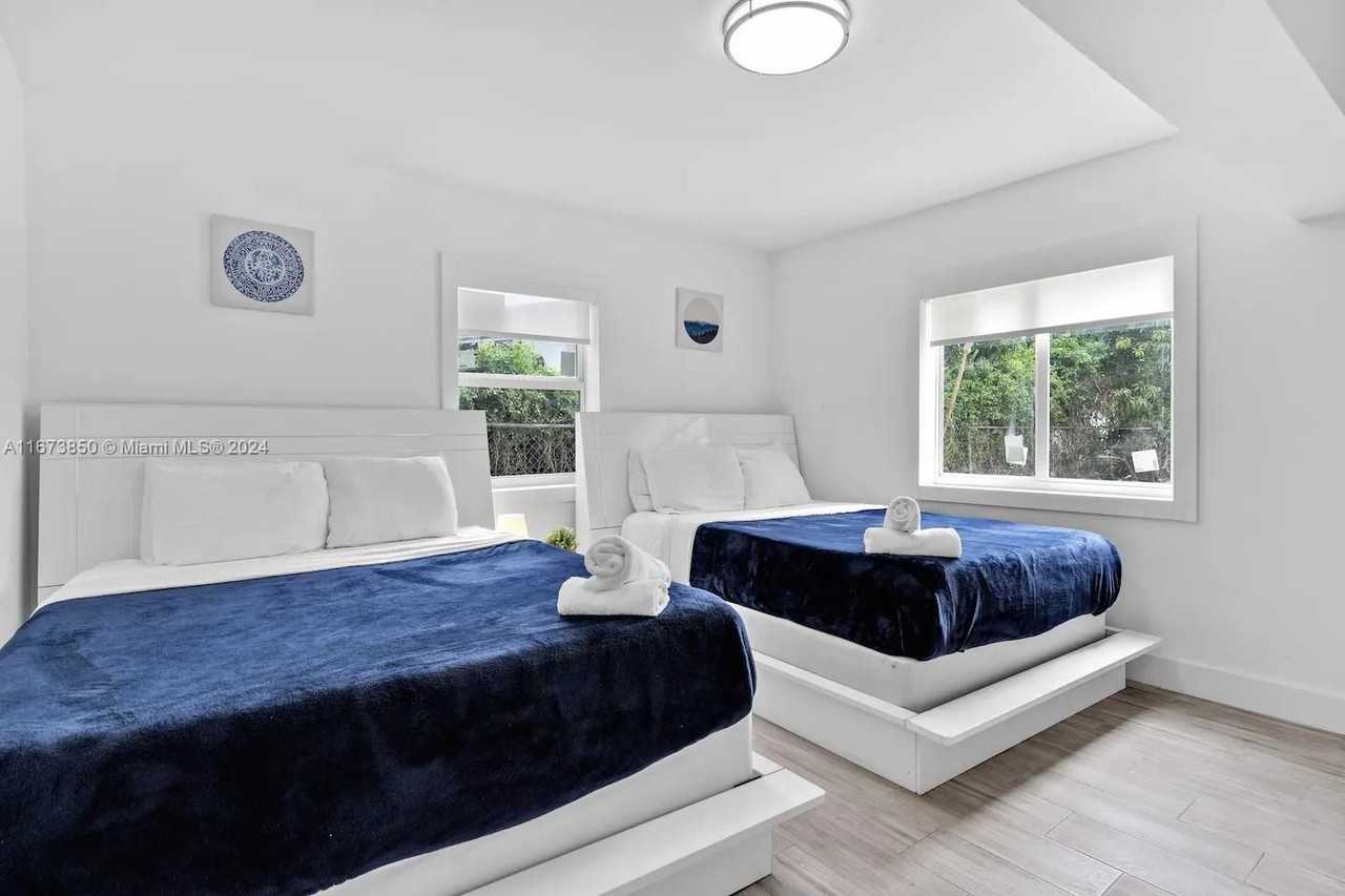 1117 Sw 13th St - Photo 2 of 8