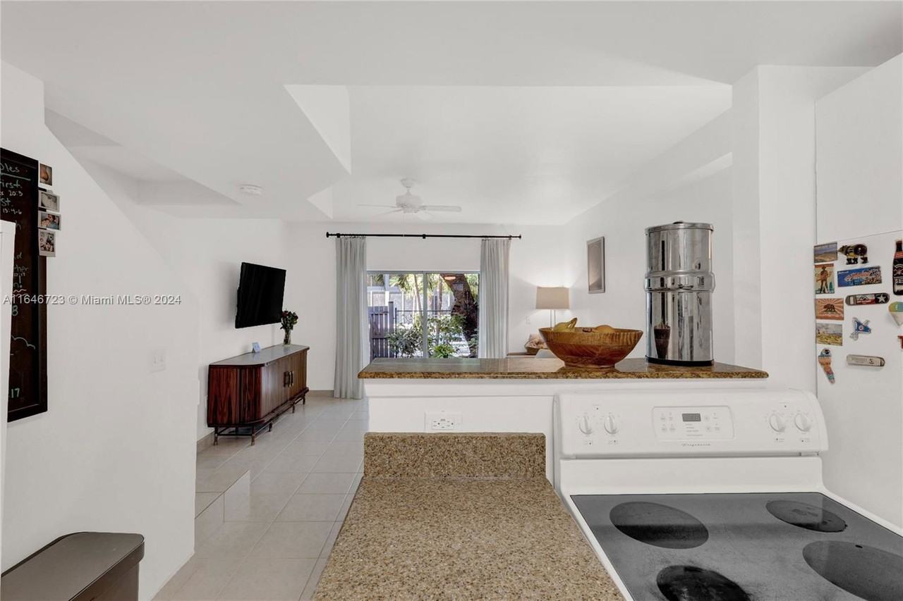 123 Sw 17th Rd - Photo 6 of 8