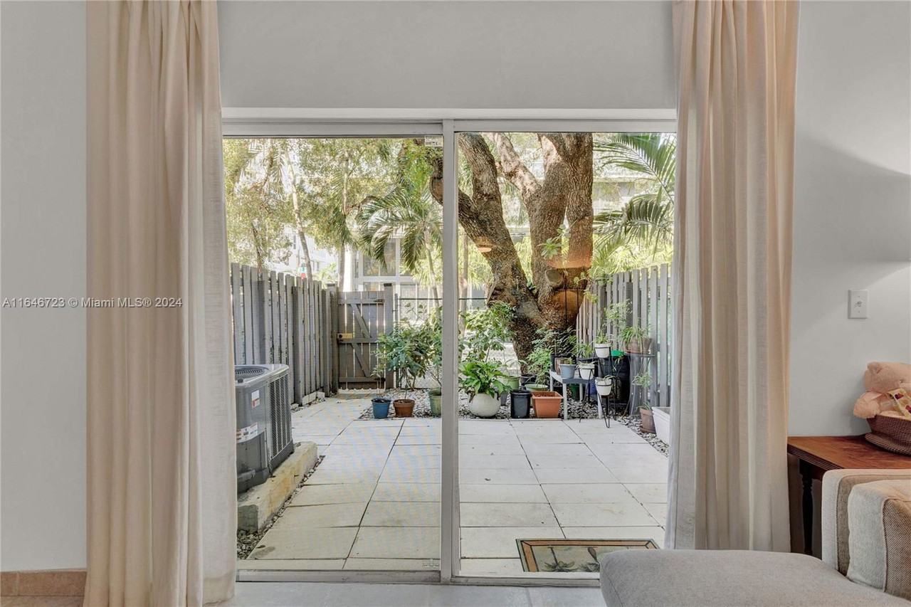 123 Sw 17th Rd - Photo 7 of 8