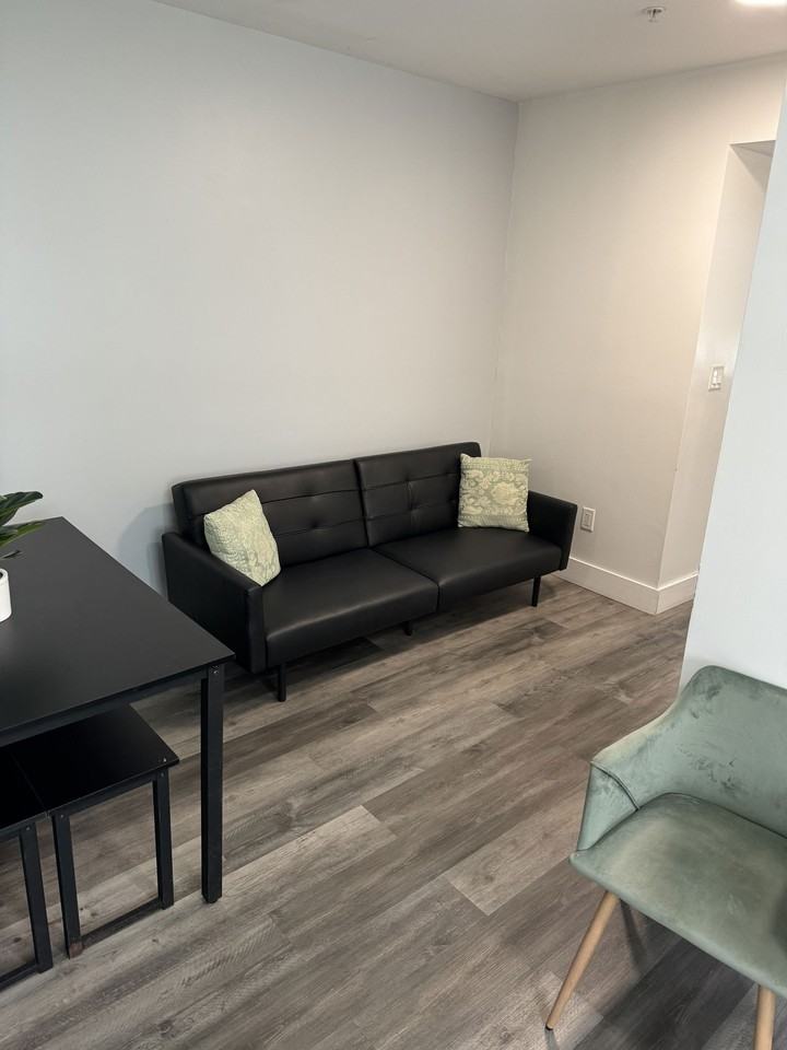 1330 15th St #20 - Photo 2 of 8