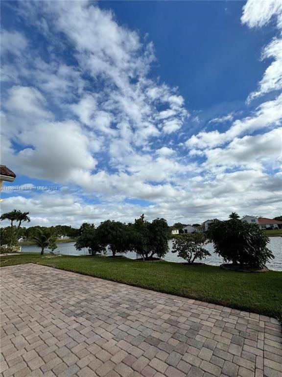 2591 Sw 190th Ave - Photo 2 of 8