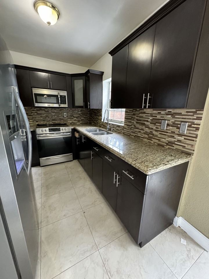 620 Nw 186th St - Photo 6 of 8