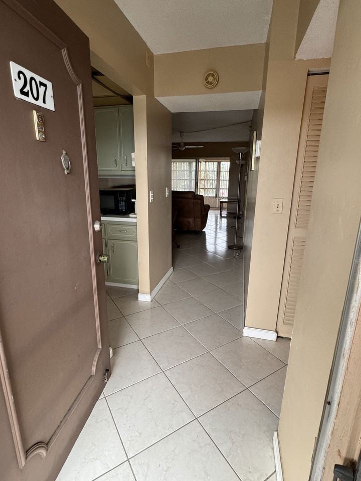 2861 Nw 47th Ter #207B - Photo 5 of 8